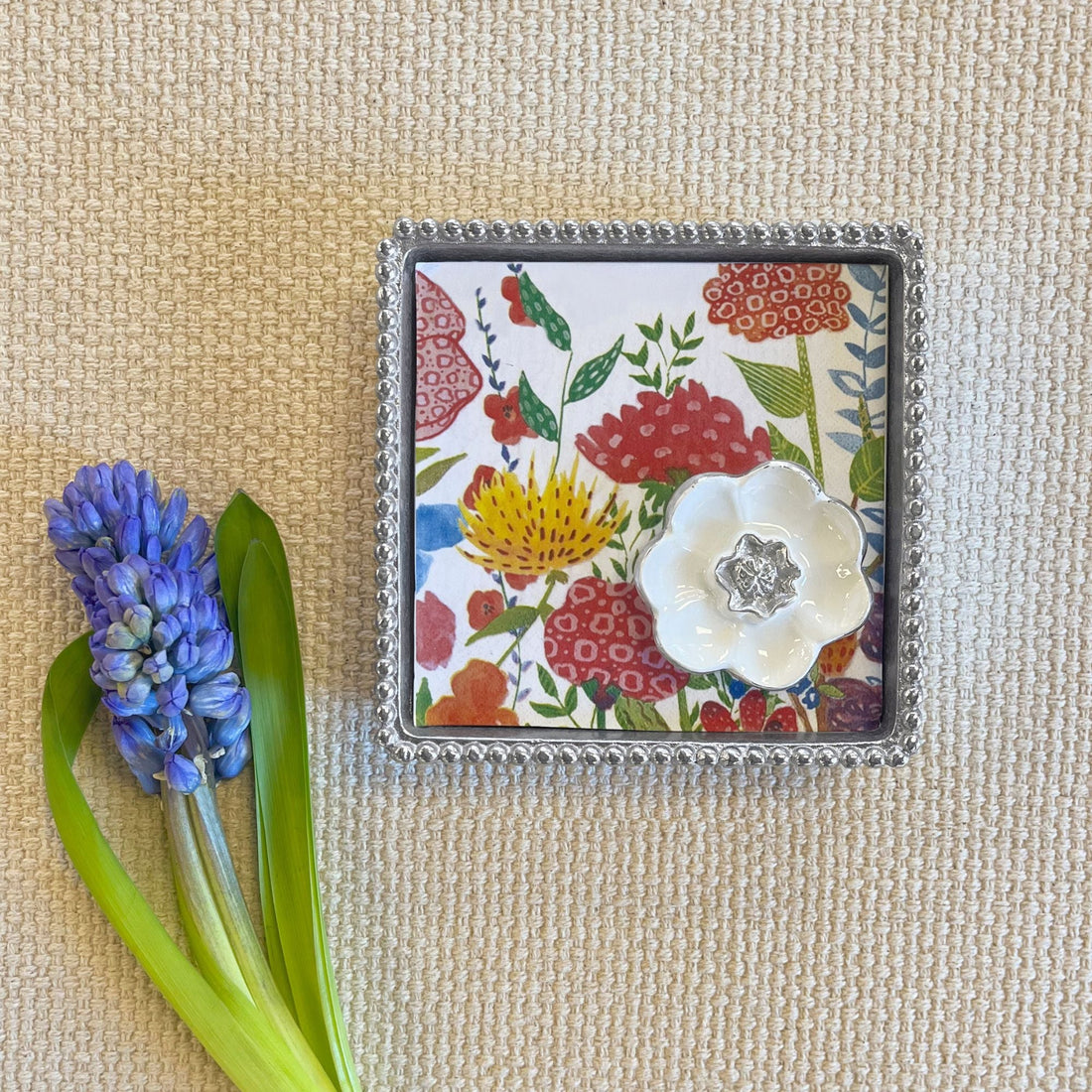 Coffret de serviettes en perles de fleurs blanches