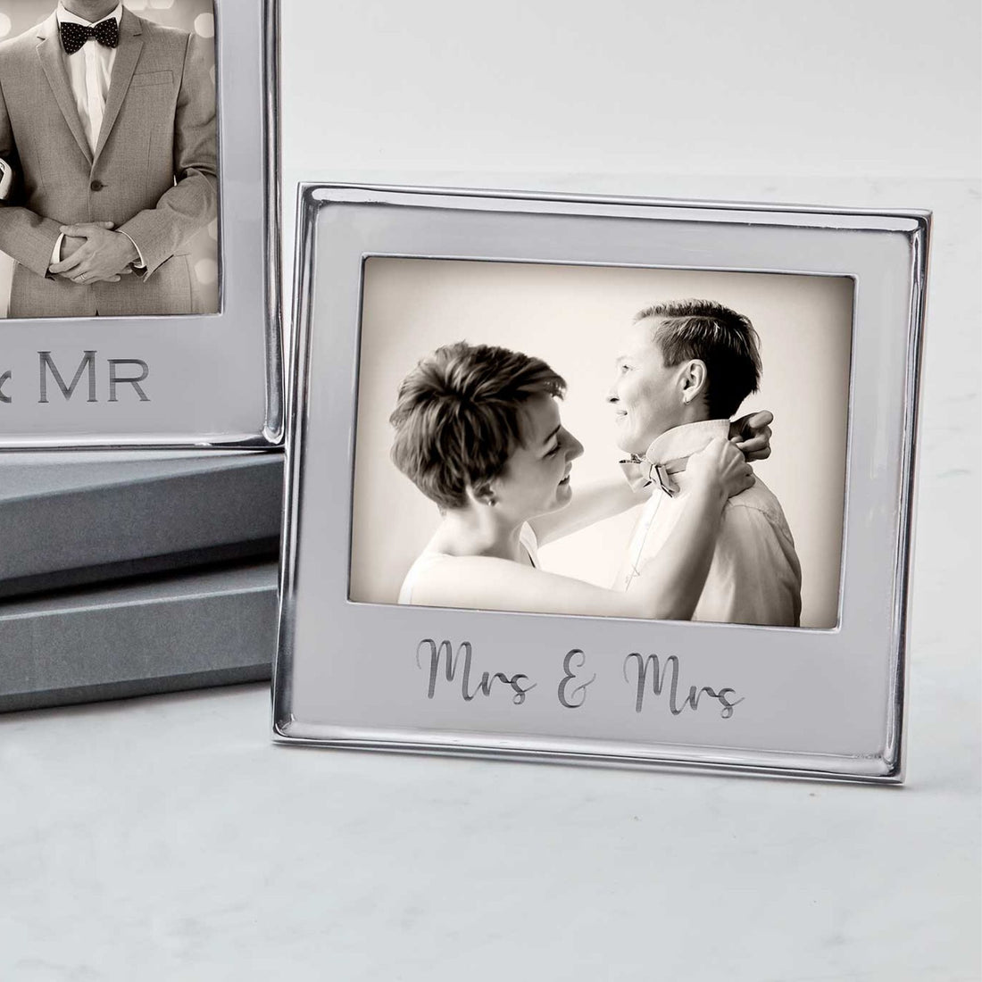 MRS. & MRS. Signature 5x7 Statement Frame