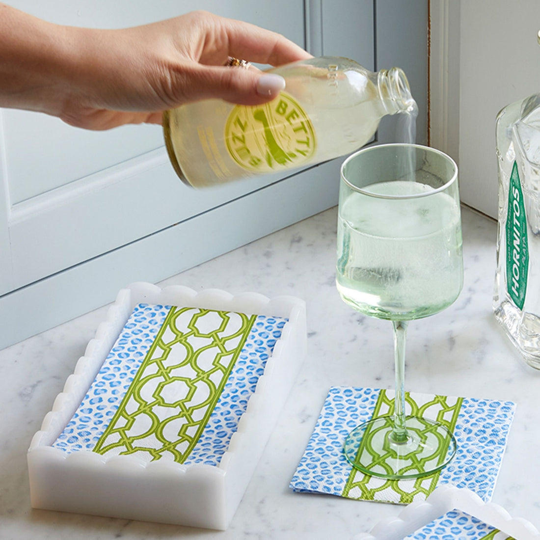 Knots And Spots White Scalloped Guest Towel Box Set