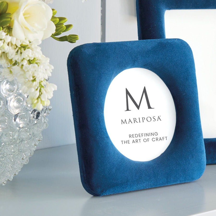 Lola Indigo Velvet Round 4x4 Frame
