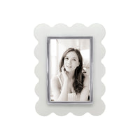 Mod White Acrylic Scallop 4x6 Frame