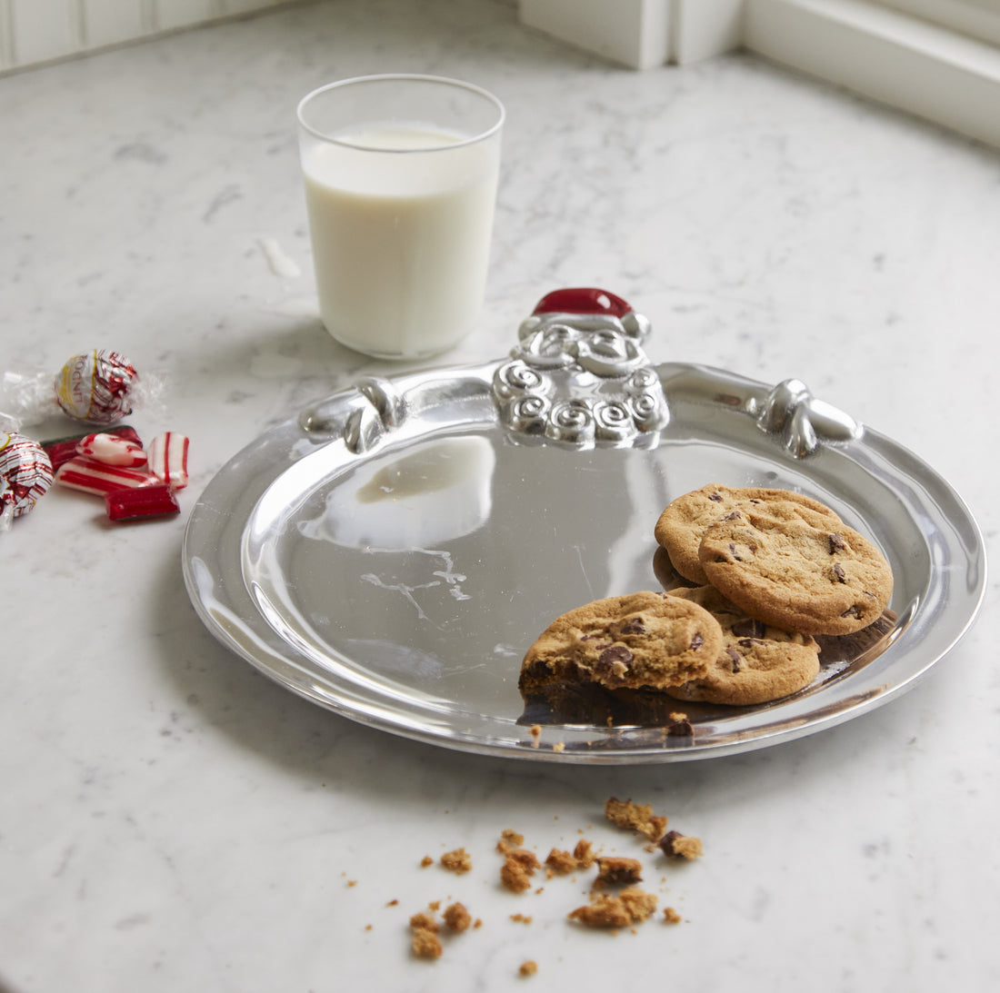 Hugging Santa Round Cookie Platter